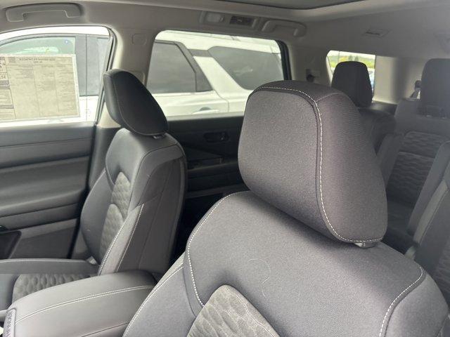 new 2025 Nissan Pathfinder car, priced at $39,999
