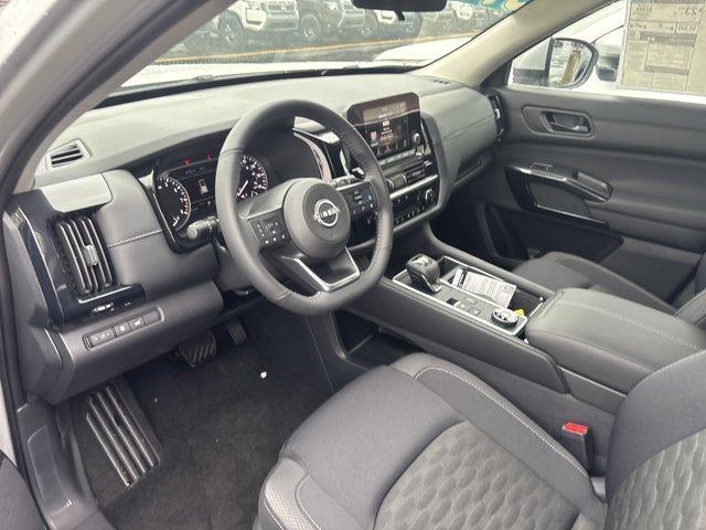 new 2025 Nissan Pathfinder car, priced at $39,999