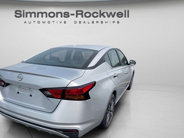 new 2025 Nissan Altima car, priced at $27,499