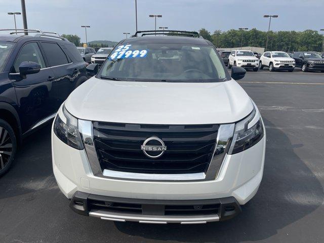 new 2025 Nissan Pathfinder car, priced at $47,999