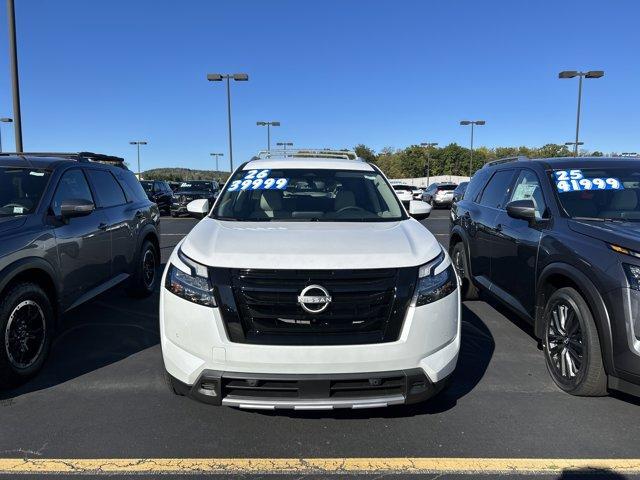 new 2025 Nissan Pathfinder car, priced at $39,999