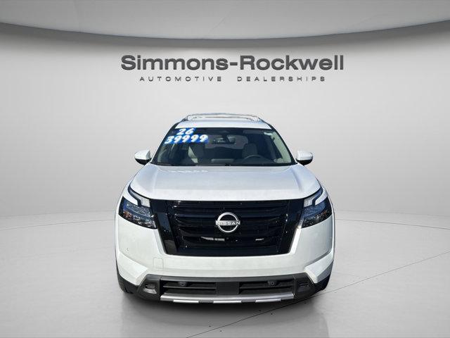 new 2025 Nissan Pathfinder car, priced at $39,999