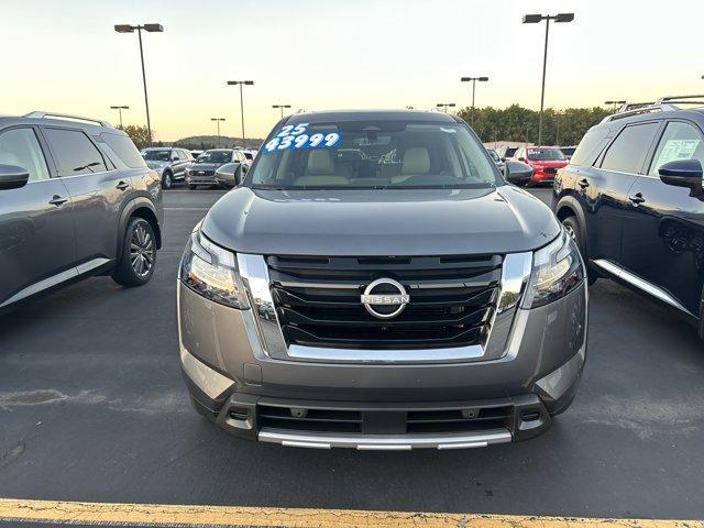 new 2025 Nissan Pathfinder car, priced at $41,999