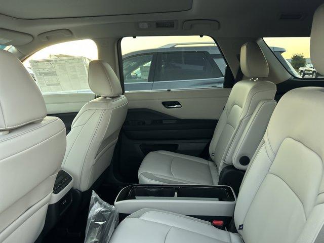 new 2025 Nissan Pathfinder car, priced at $41,999
