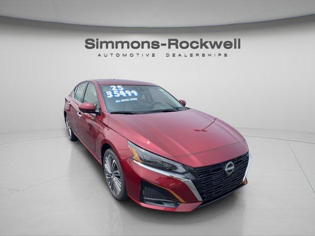 new 2025 Nissan Altima car, priced at $35,499