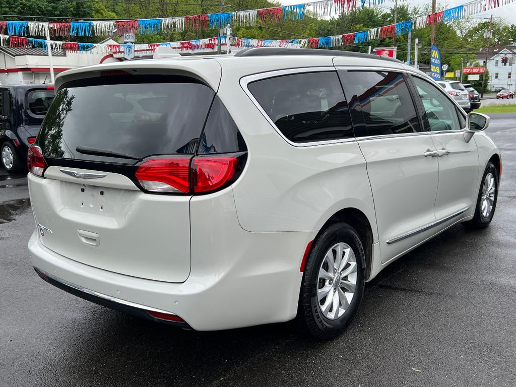 used 2017 Chrysler Pacifica car, priced at $12,495