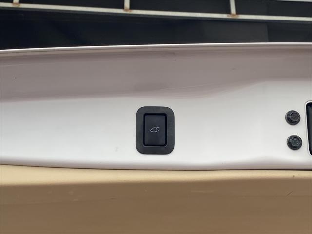 used 2019 Toyota Highlander car, priced at $23,980