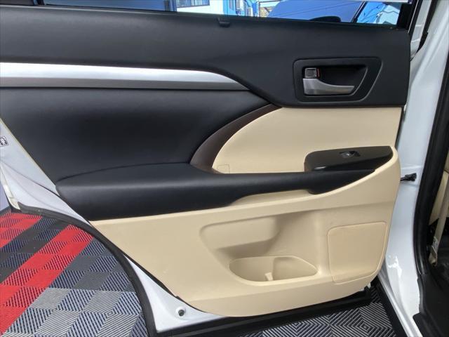 used 2019 Toyota Highlander car, priced at $23,980