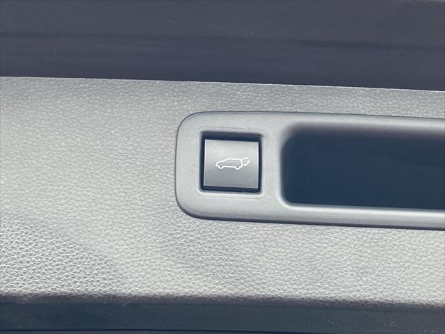 used 2021 Toyota Highlander car, priced at $33,980