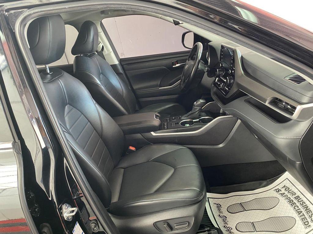 used 2022 Toyota Highlander car, priced at $32,980