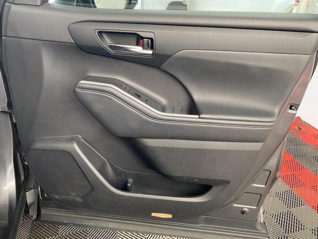 used 2021 Toyota Highlander Hybrid car, priced at $27,990