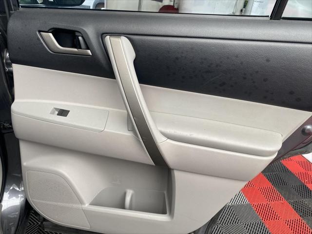 used 2011 Toyota Highlander car, priced at $9,980