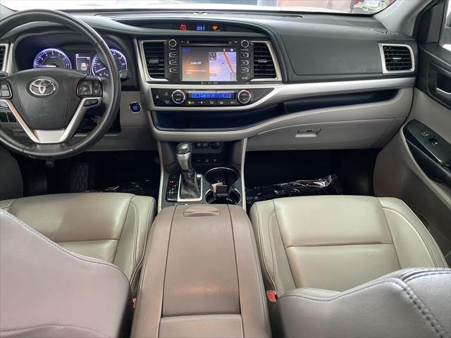 used 2018 Toyota Highlander car, priced at $22,980