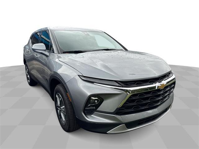 new 2025 Chevrolet Blazer car, priced at $40,560