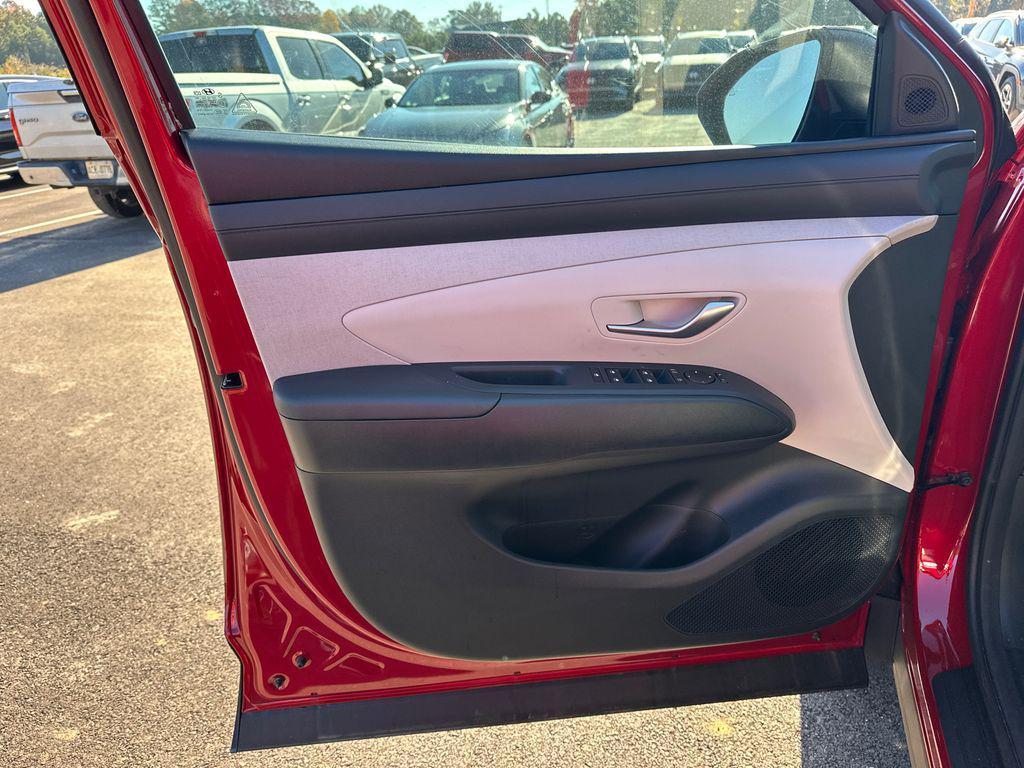 new 2025 Hyundai TUCSON Hybrid car, priced at $32,610