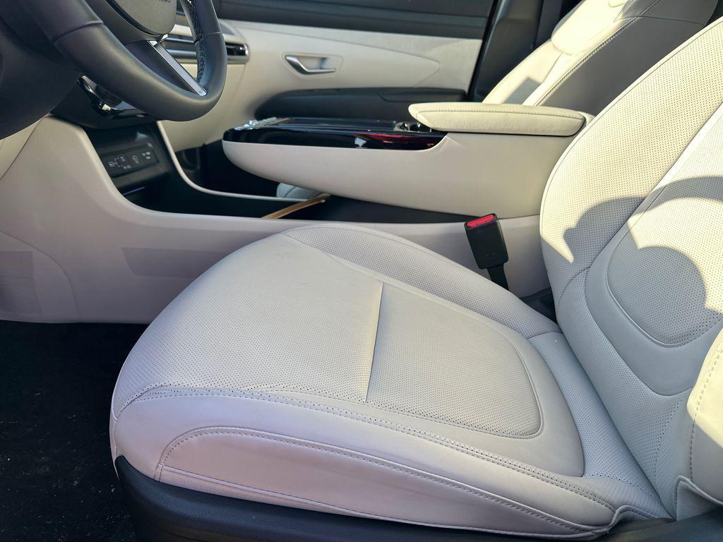 new 2025 Hyundai TUCSON Hybrid car, priced at $32,610