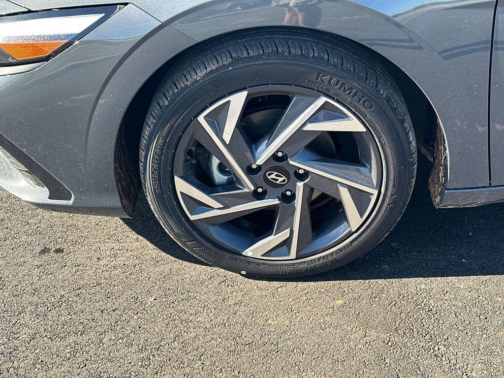 new 2025 Hyundai Elantra car, priced at $21,786