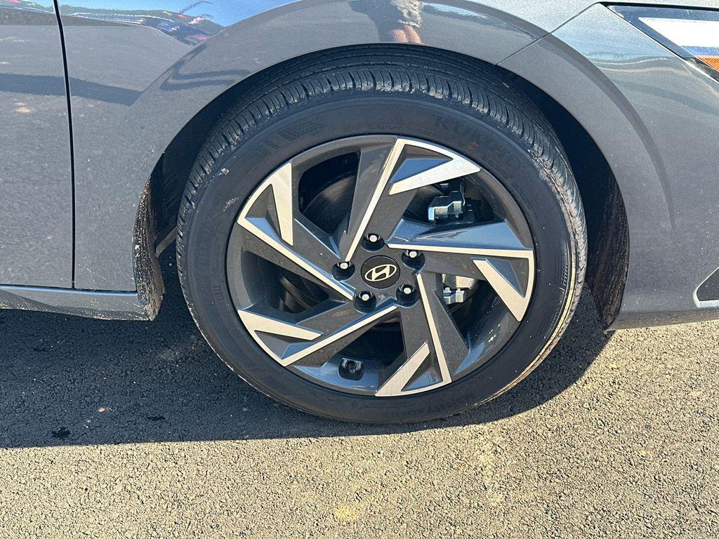new 2025 Hyundai Elantra car, priced at $21,786