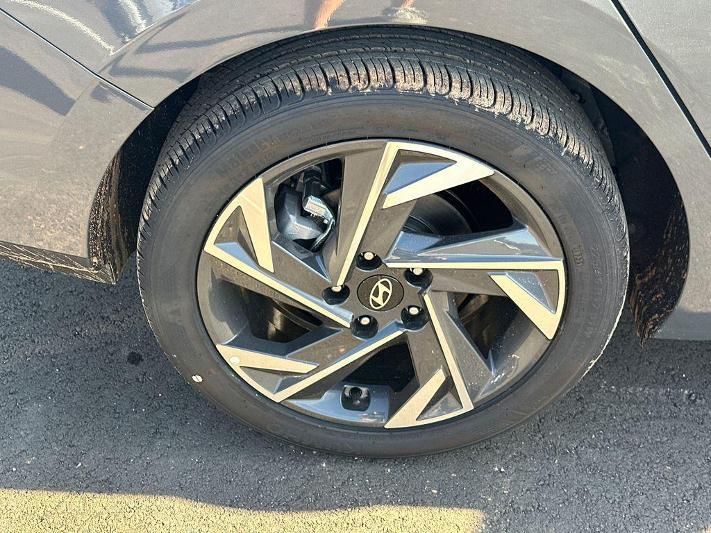 new 2025 Hyundai Elantra car, priced at $21,786