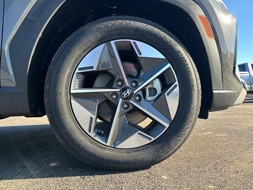 new 2025 Hyundai Tucson car, priced at $27,318