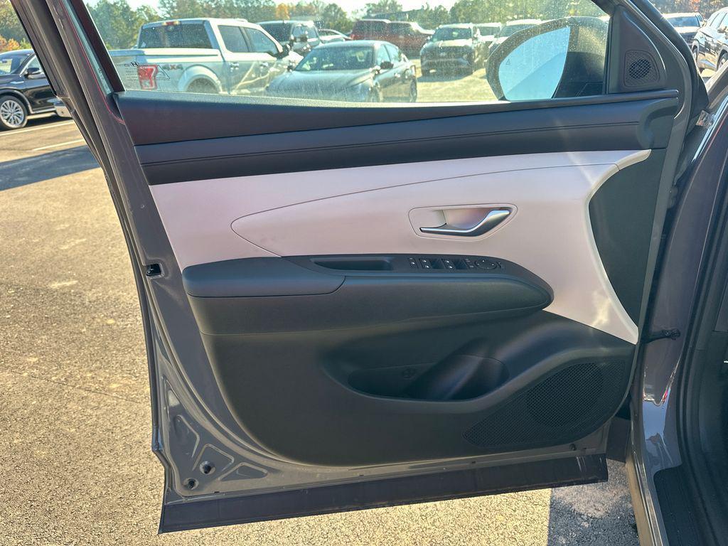 new 2025 Hyundai Tucson car, priced at $27,318