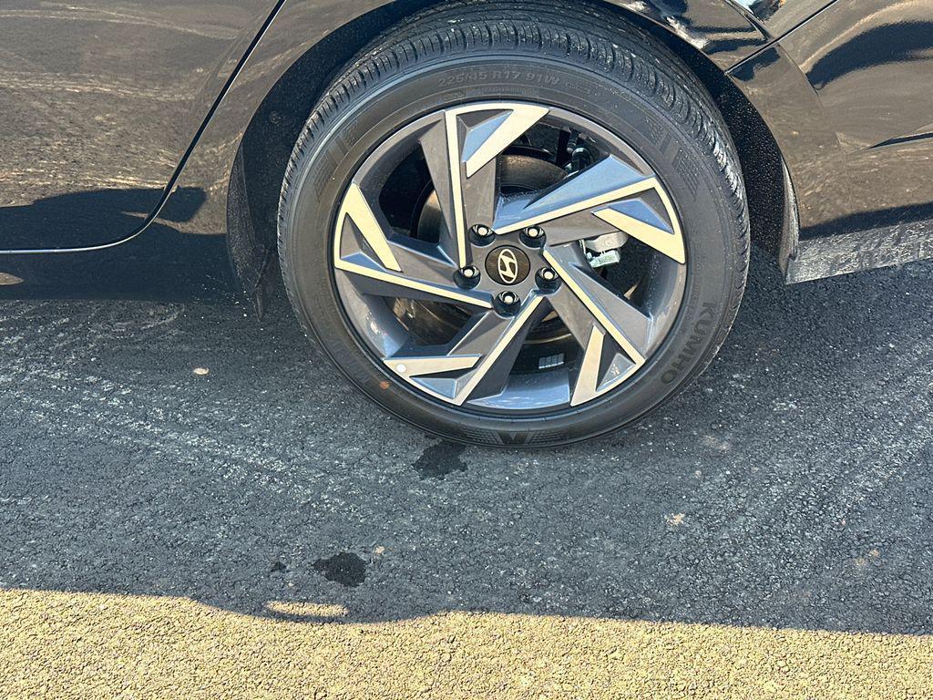new 2025 Hyundai Elantra car, priced at $21,748