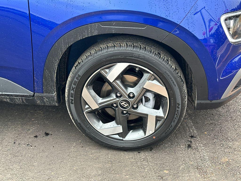 new 2025 Hyundai Venue car, priced at $22,090