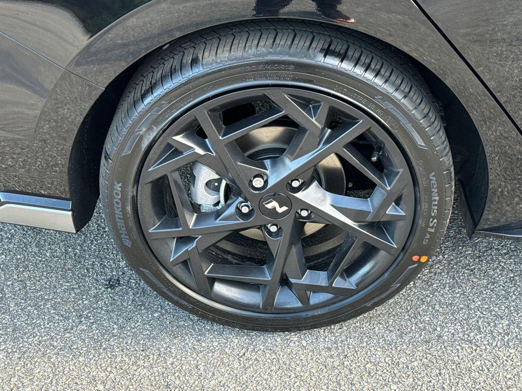 new 2025 Hyundai Elantra car, priced at $26,954