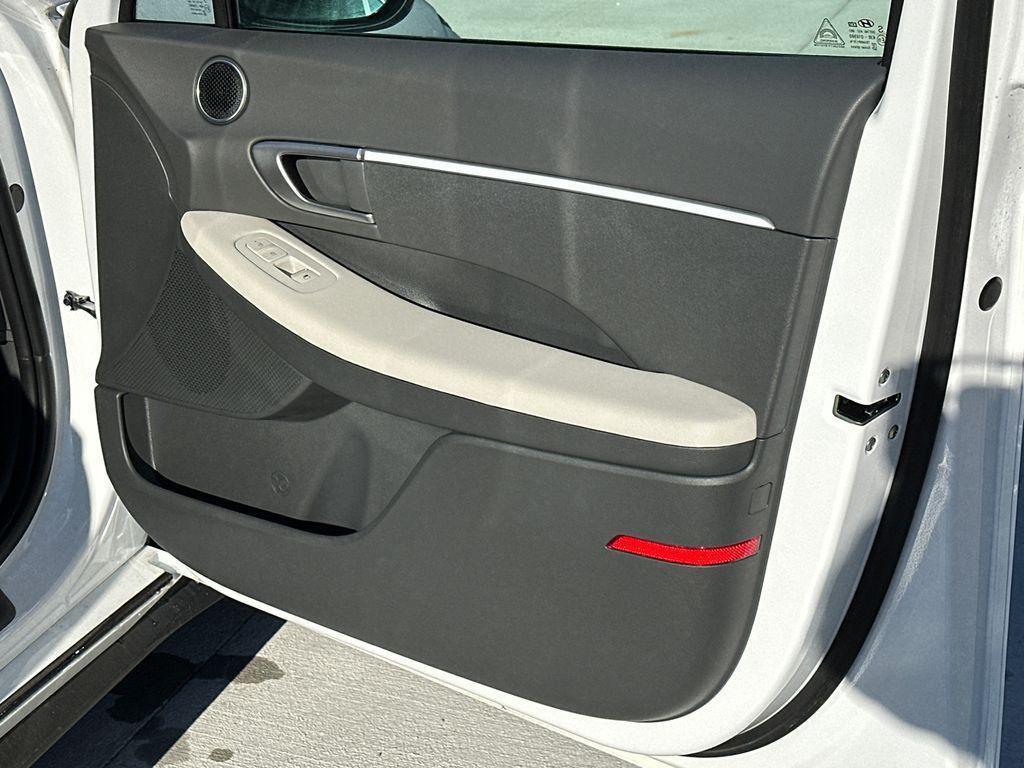 new 2025 Hyundai Sonata car, priced at $24,085
