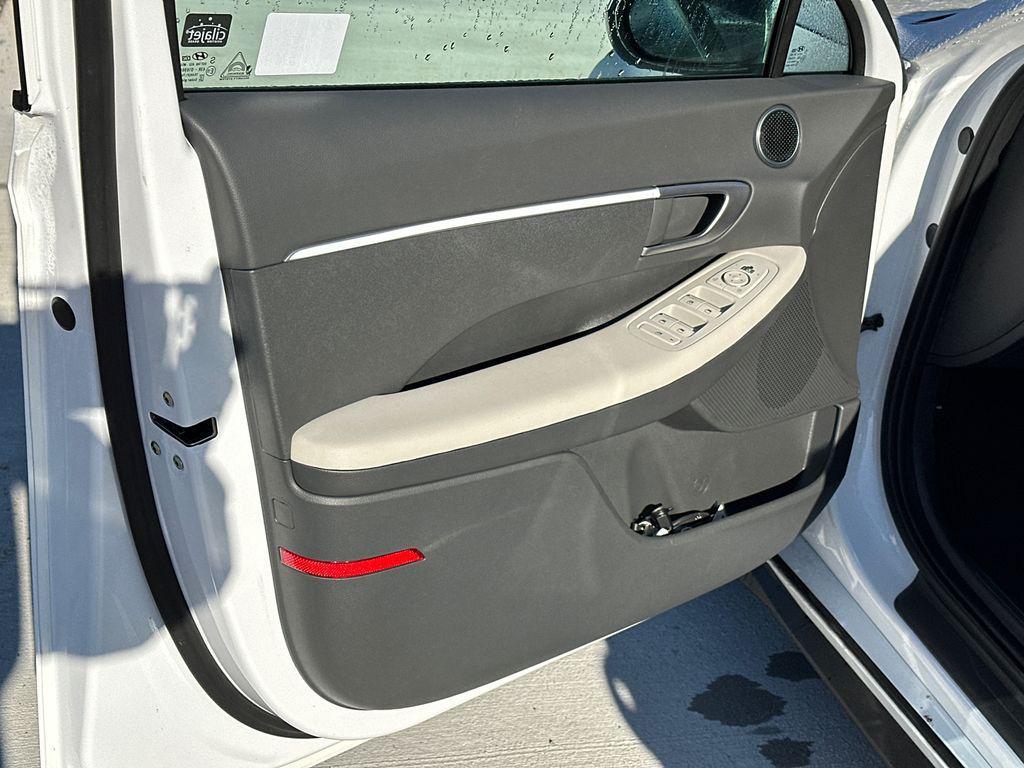 new 2025 Hyundai Sonata car, priced at $24,085