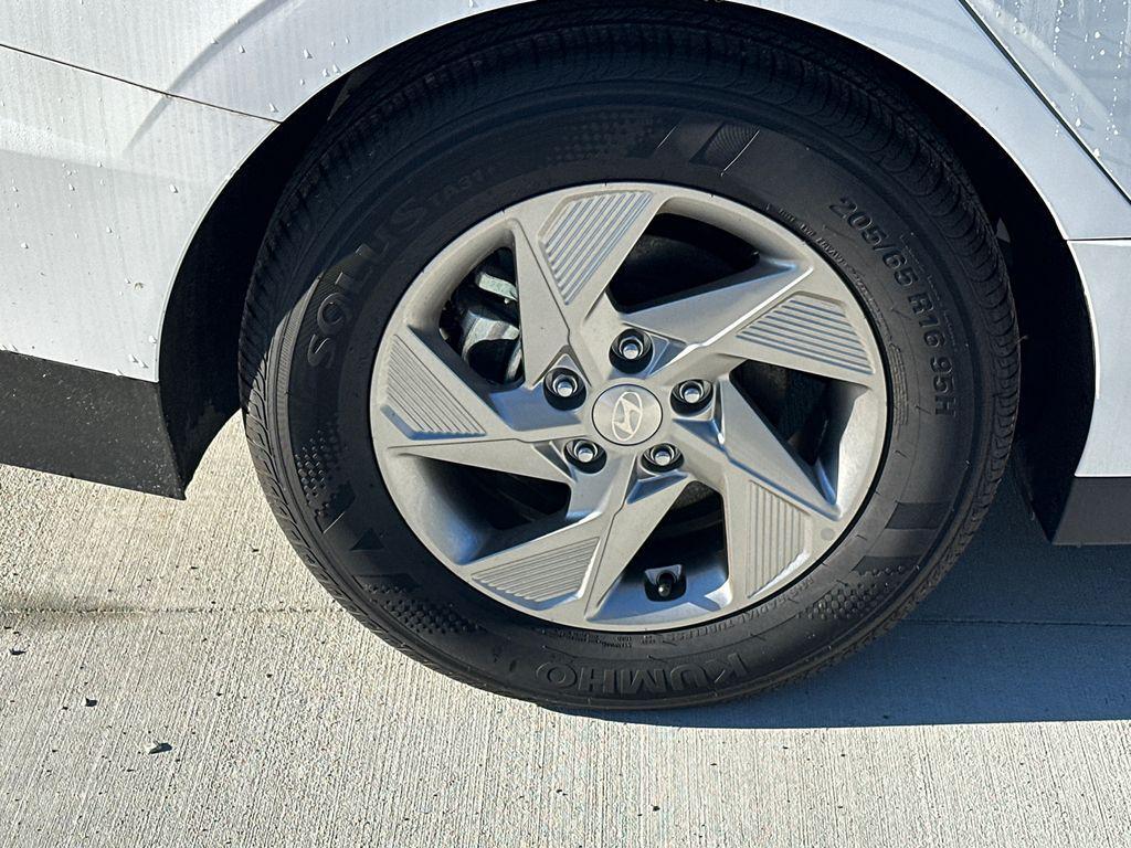 new 2025 Hyundai Sonata car, priced at $24,085