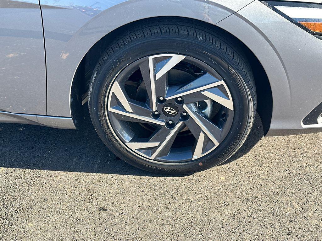 new 2025 Hyundai Elantra car, priced at $21,748