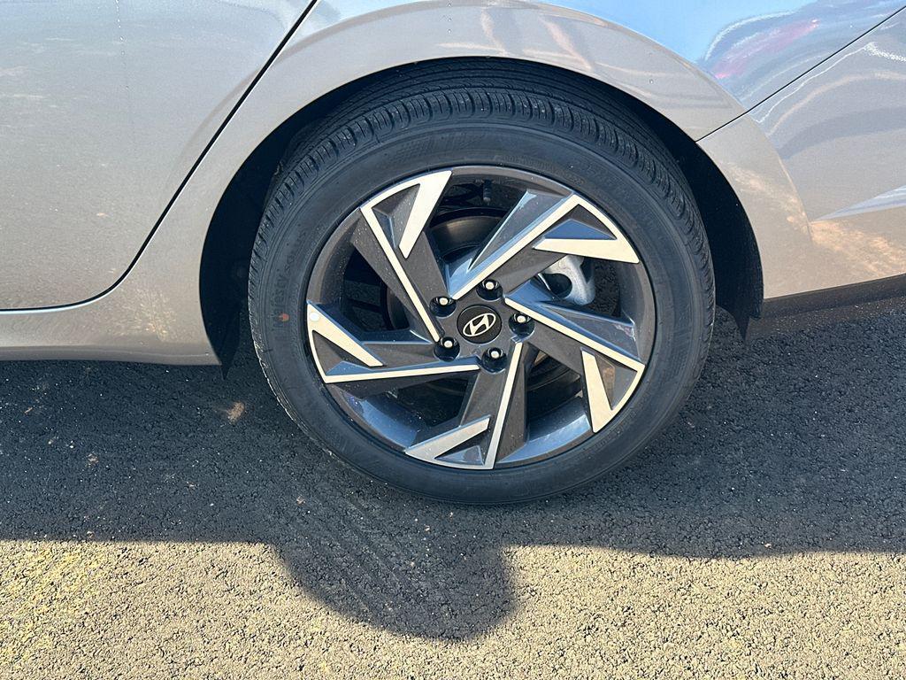 new 2025 Hyundai Elantra car, priced at $21,748