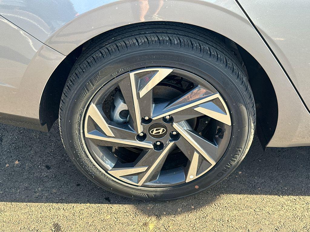 new 2025 Hyundai Elantra car, priced at $21,748