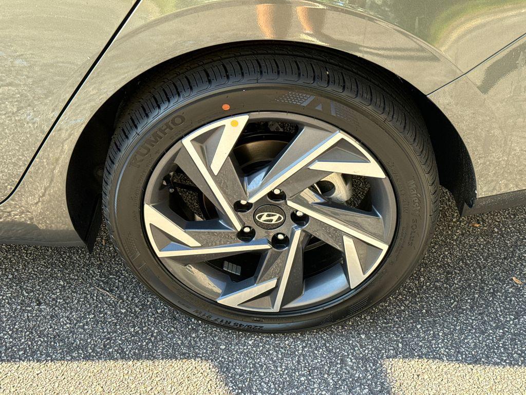 new 2025 Hyundai Elantra car, priced at $21,672