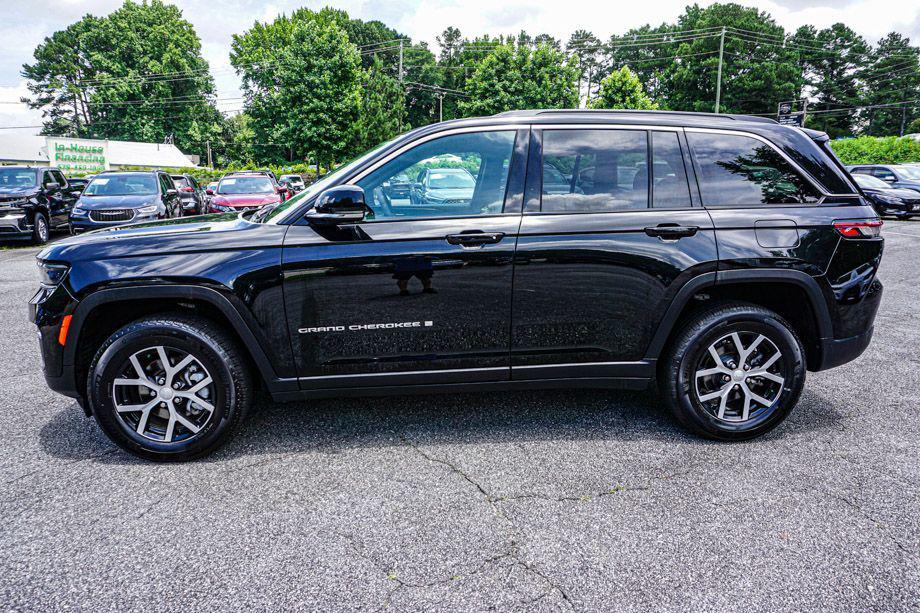 used 2024 Jeep Grand Cherokee car, priced at $32,920