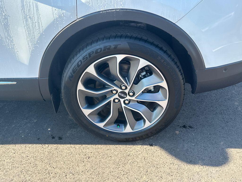 used 2022 Lincoln Nautilus car, priced at $32,420