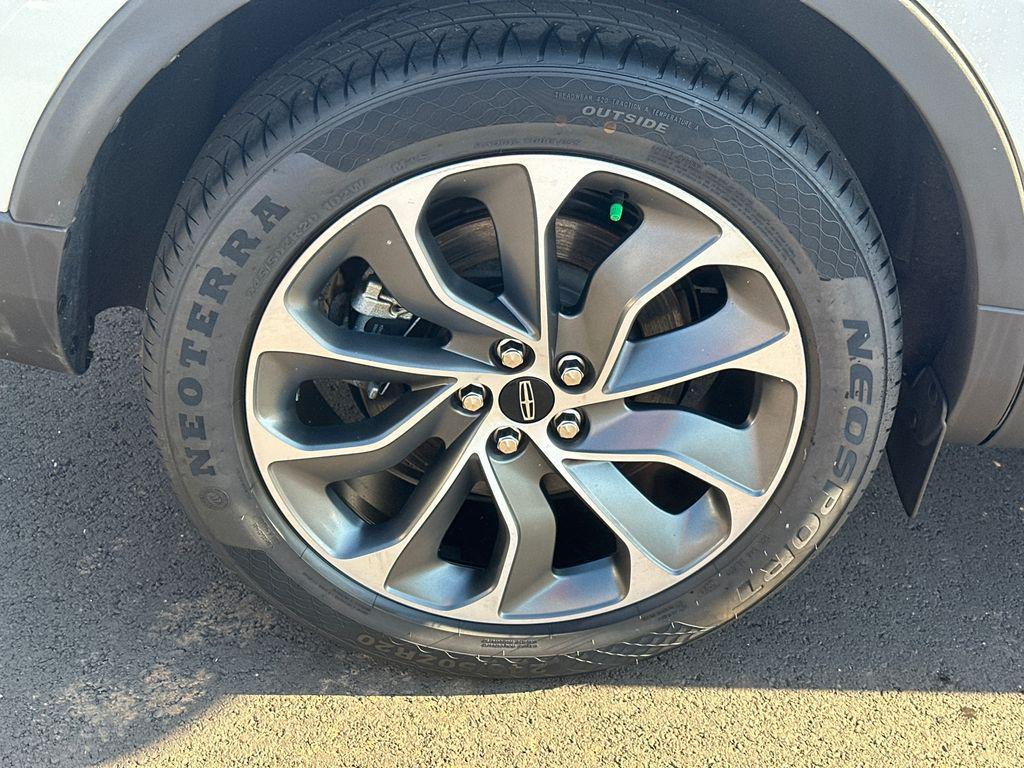 used 2022 Lincoln Nautilus car, priced at $32,420