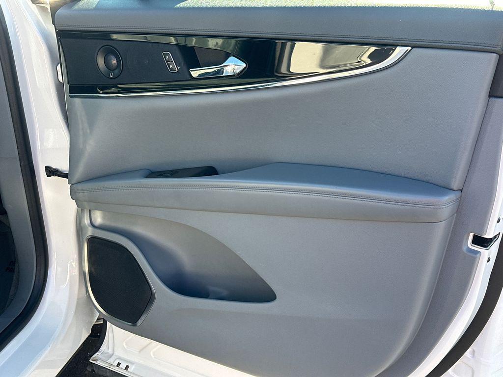 used 2022 Lincoln Nautilus car, priced at $32,420