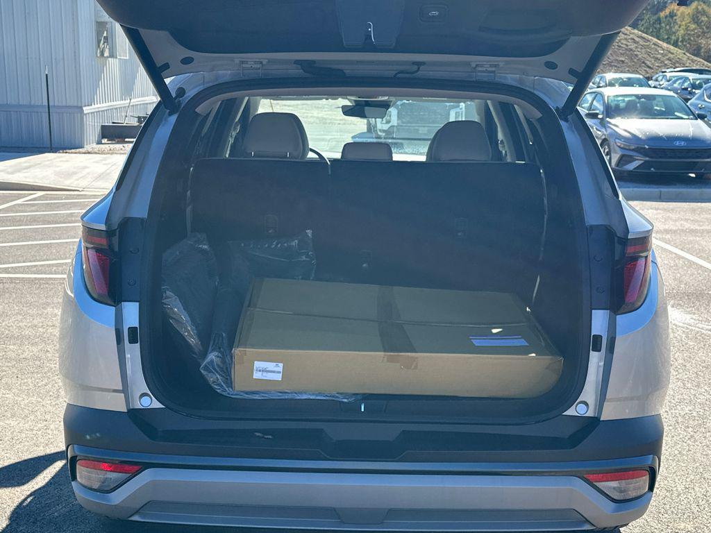 new 2025 Hyundai Tucson car, priced at $27,258