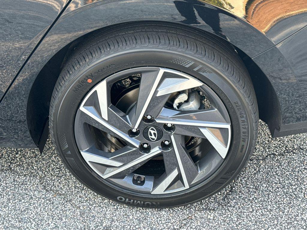 new 2025 Hyundai Elantra car, priced at $21,748