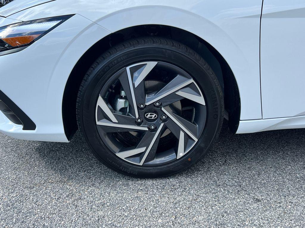 new 2025 Hyundai Elantra car, priced at $21,704
