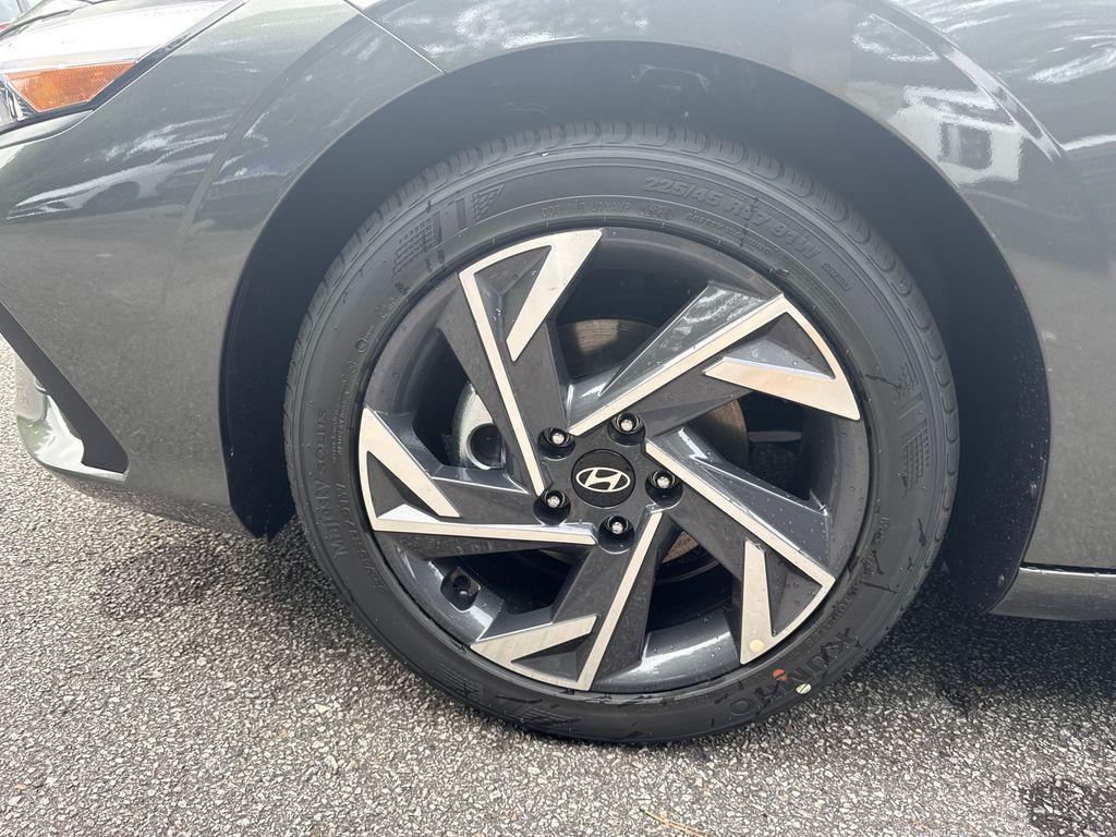 new 2025 Hyundai Elantra car, priced at $21,255