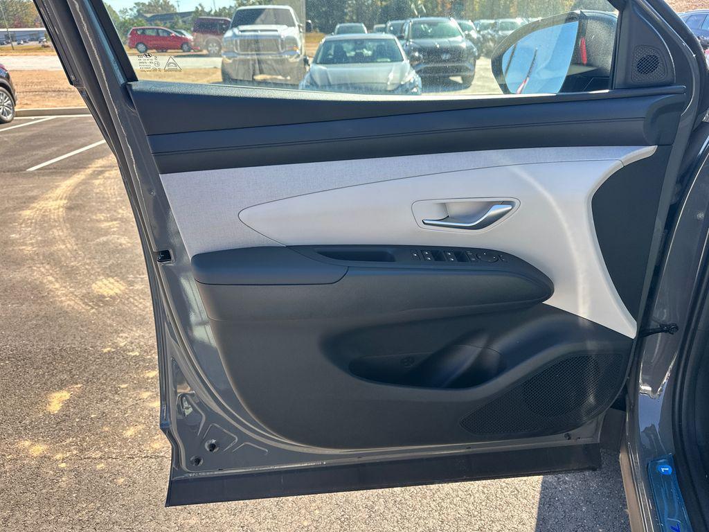 new 2025 Hyundai Tucson car, priced at $30,162