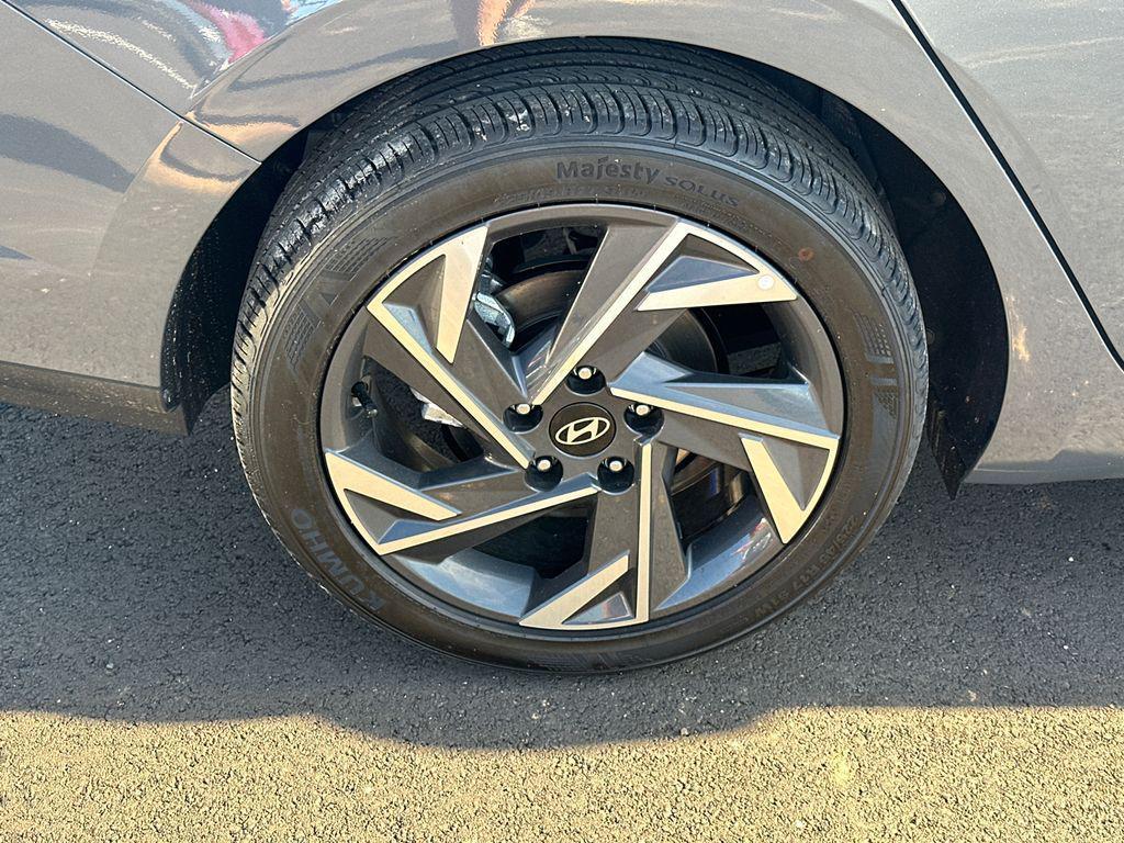 new 2025 Hyundai Elantra car, priced at $21,774
