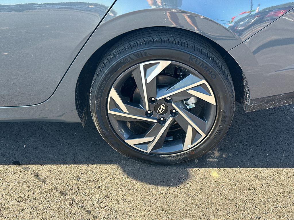 new 2025 Hyundai Elantra car, priced at $21,774