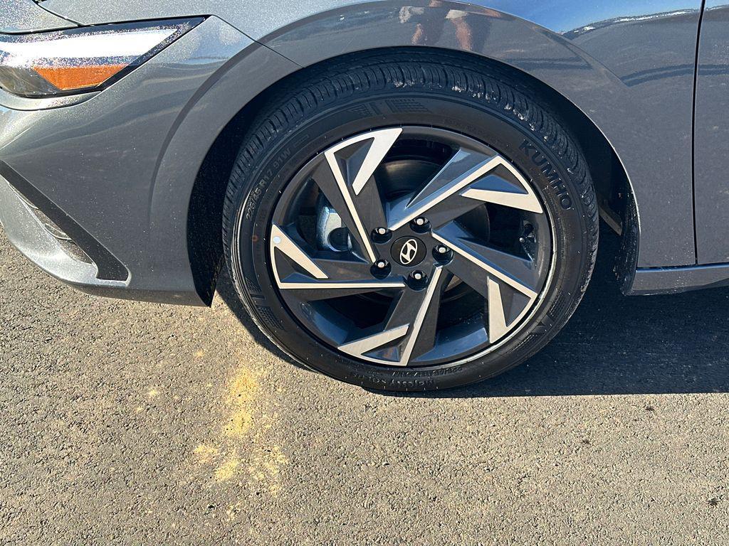 new 2025 Hyundai Elantra car, priced at $21,774