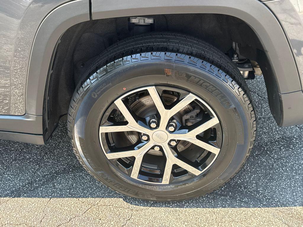 used 2024 Jeep Grand Cherokee car, priced at $30,920