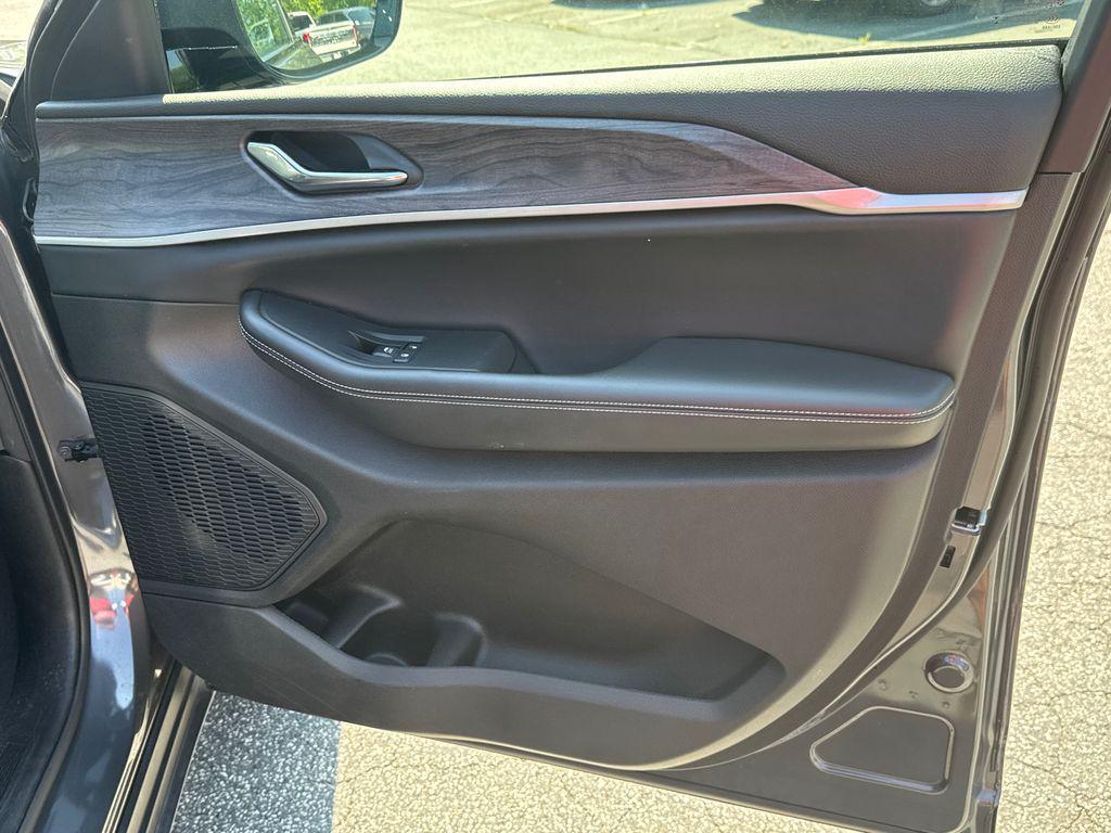 used 2024 Jeep Grand Cherokee car, priced at $30,920