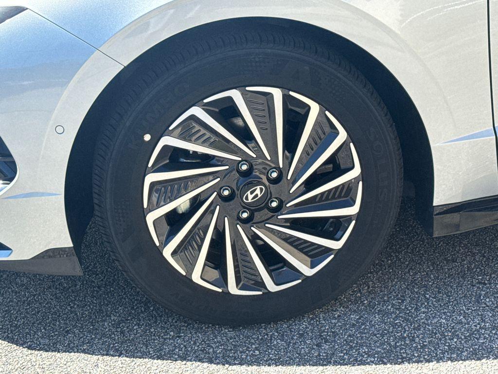 new 2025 Hyundai Sonata Hybrid car, priced at $34,768